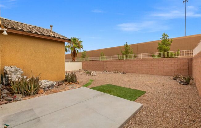 4 beds, 2.5 baths, $2,695