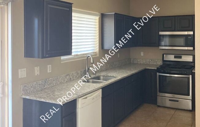 3 beds, 2.5 baths, 1,602 sqft, $1,895