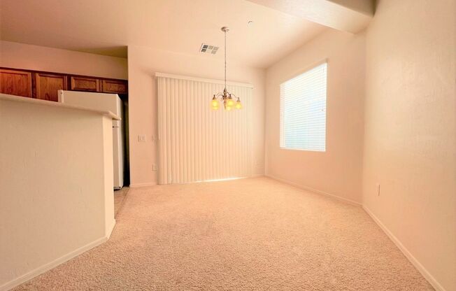 LIGHT, BRIGHT AND OPEN UPSTAIRS UNIT!