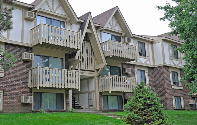 Private Balconies at Eastgate Woods Apartments, Batavia, OH, 45103