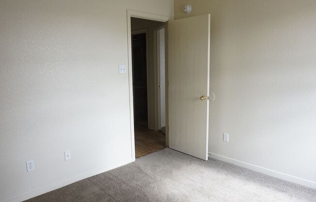 3 beds, 2 baths, $900, Unit Unit A