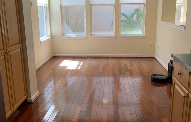 4 beds, 3.5 baths, $5,900