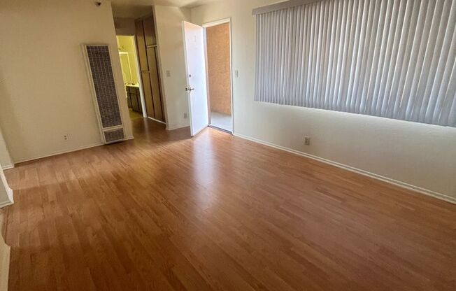 1 bed, 1 bath, 700 sqft, $1,695