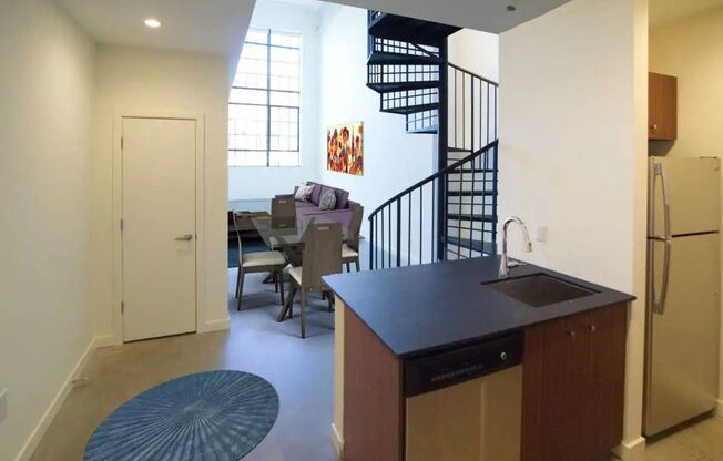 2 beds, 2 baths, 1,279 sqft, $2,450, Unit 116