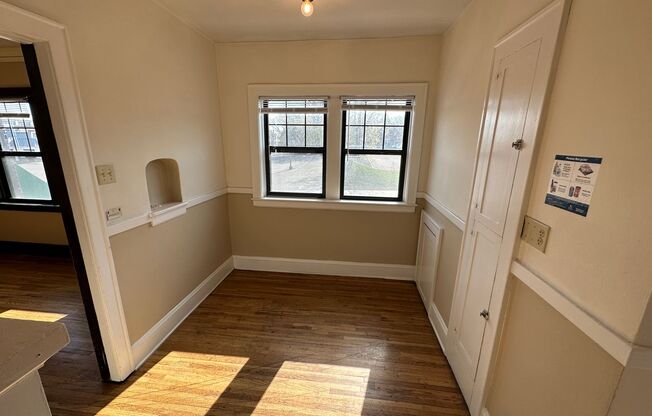 Studio, 1 bath, 455 sqft, $949, Unit 108