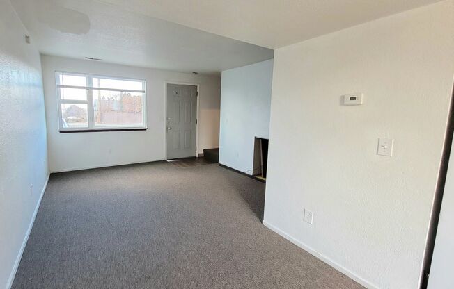 2 beds, 1 bath, 980 sqft, $1,295, Unit Unit B