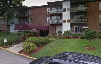 57 BROADLAWN