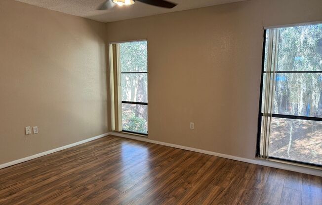 2 beds, 1 bath, $1,025, Unit #V184