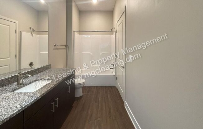 1 bed, 1 bath, $1,077, Unit 5701-2A NE 80th Ter