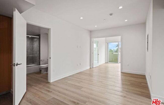 1 bed, 1 bath, 450 sqft, $2,495, Unit 102