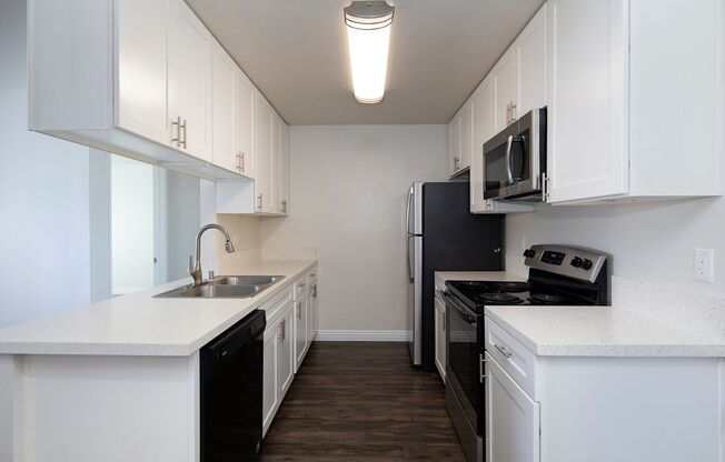 2 beds, 2 baths, 965 sqft, $2,595, Unit 133