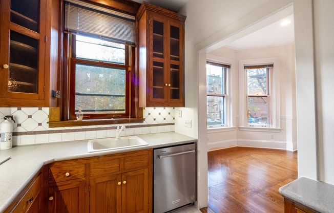 218 COMMONWEALTH AVE