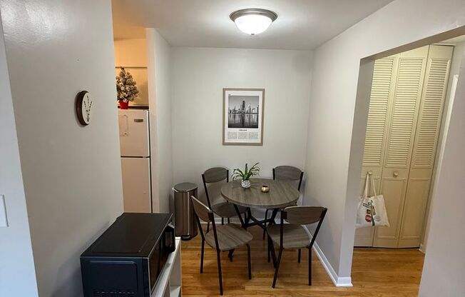 1 bed, 1 bath, $1,905, Unit 551