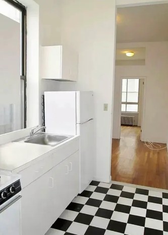 247 E 62 ST
