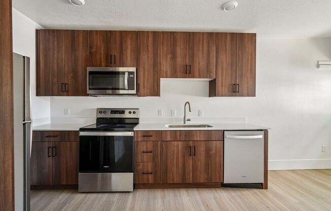 Studio, 1 bath, 275 sqft, $999, Unit 03