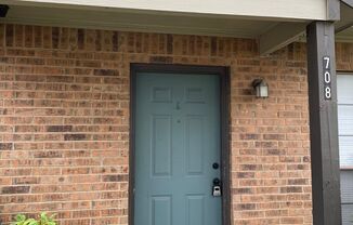 3 BEDROOM CONDO BY UNT