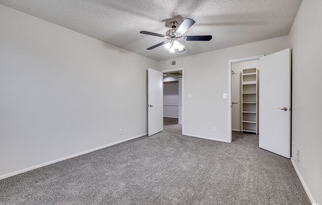 2 beds, 2 baths, 875 sqft, $1,300, Unit 205