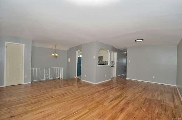 3 beds, 2 baths, $3,100, Unit 2