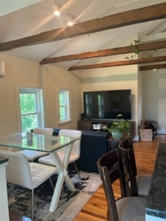 1 bed, 1 bath, 700 sqft, $2,500, Unit 2