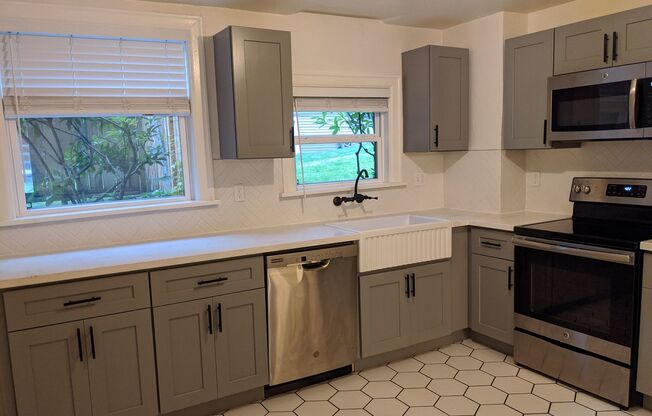 Elise Apartments