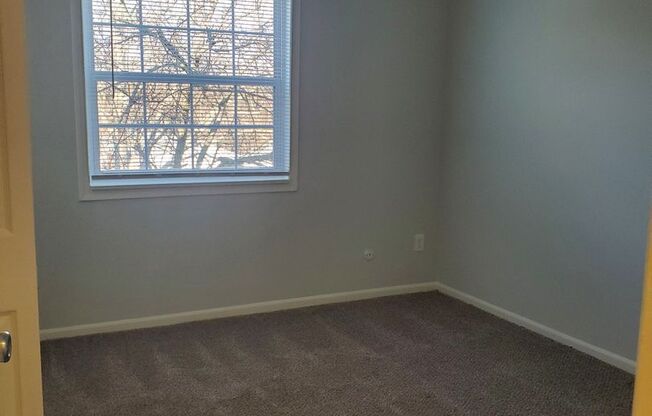 1 bed, 1 bath, 646 sqft, $930, Unit 370k