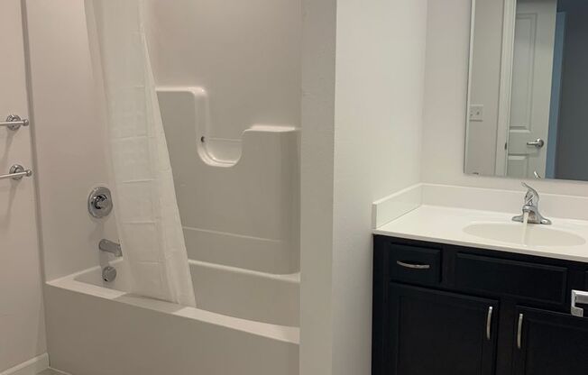 1 bed, 1 bath, 738 sqft, $1,175, Unit 229