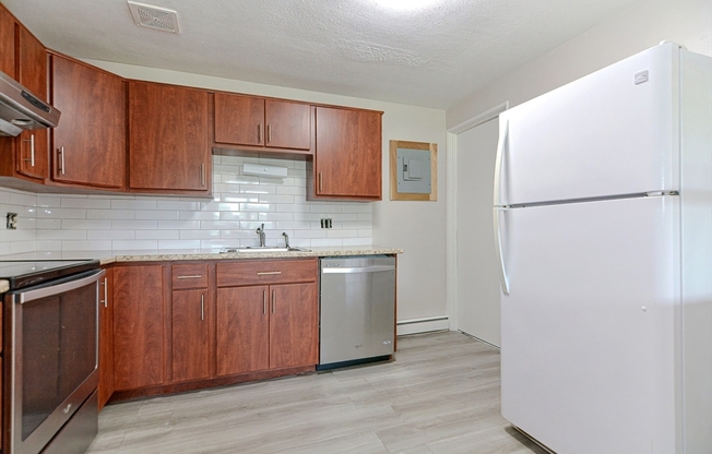 4 Colonial Village Dr 11