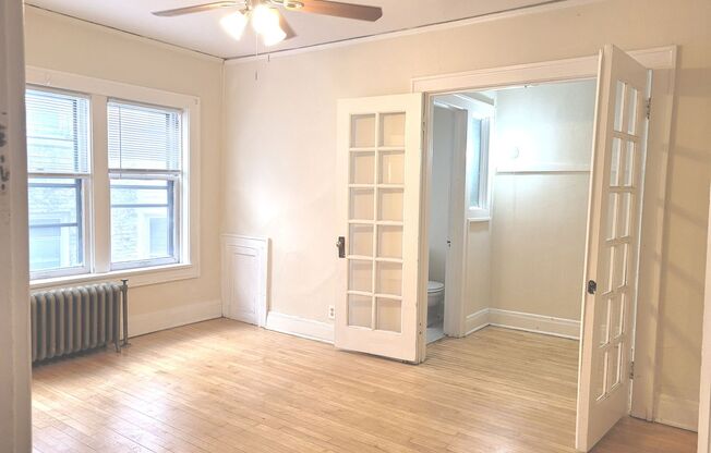 Studio, 1 bath, $875, Unit 25