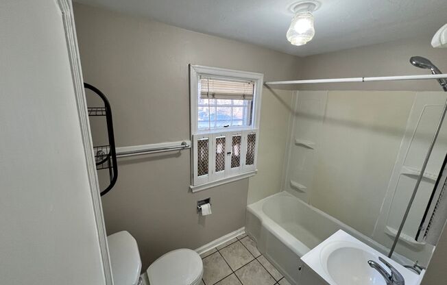 2 beds, 1 bath, $725