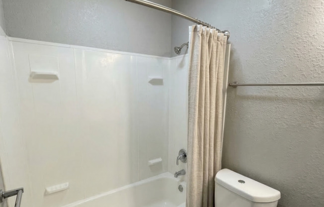 3 beds, 2 baths, 1,607 sqft, $1,595, Unit D-1902