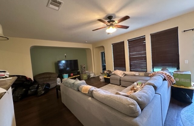 8709 IPSWICH BAY DR
