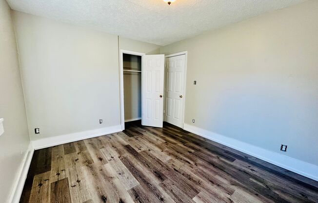 2 beds, 1 bath, $895