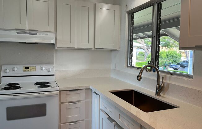 Waiau Garden Court Townhouse - 2 bedroom, 1 bath with 1 parking stall - Avail now