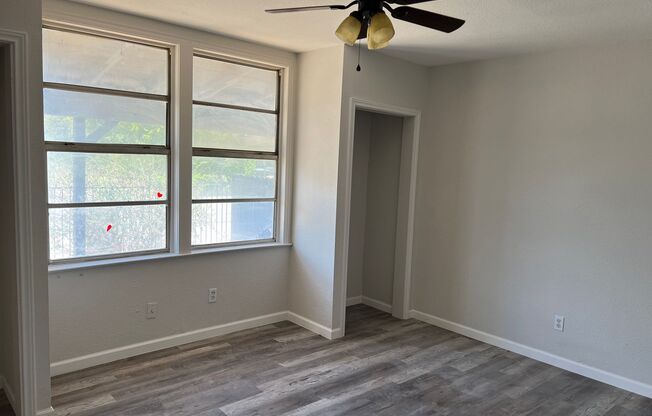 2 beds, 1 bath, 672 sqft, $950, Unit W. POPLAR UNIT 2609