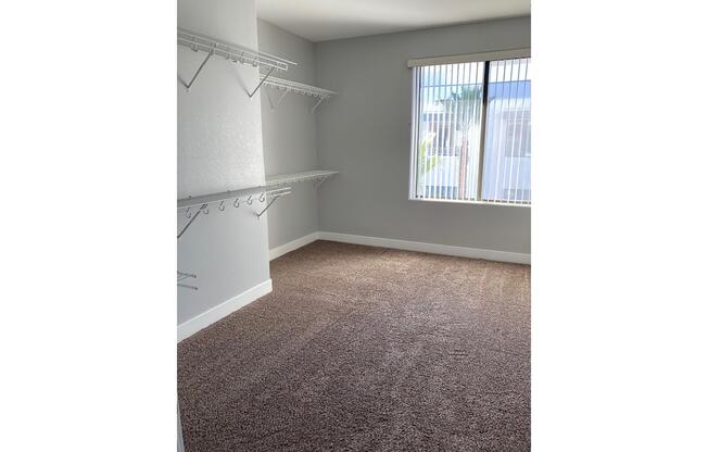 4 beds, 3.5 baths, 4,164 sqft, $5,475