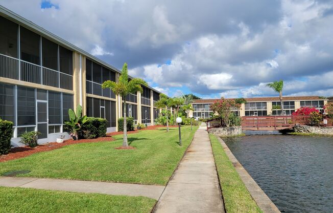 Best 55+ Complex in Merritt Island 3/2 open floor plan.