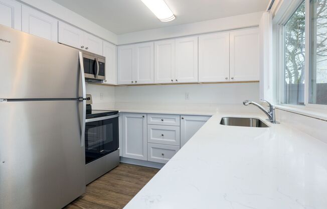 2 beds, 1 bath, 843 sqft, $1,299, Unit 036