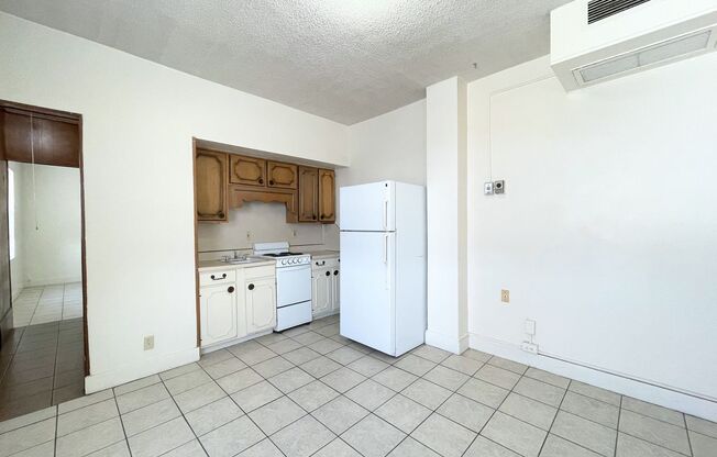 1 bed, 1 bath, $450, Unit #612