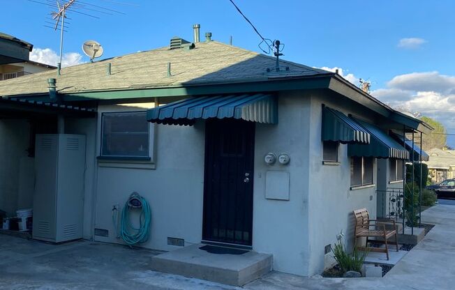 1207-1209 N Monterey St