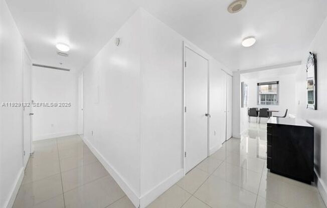 2 beds, 2 baths, 1,389 sqft, $4,400, Unit 92 SW 3rd St # 4610