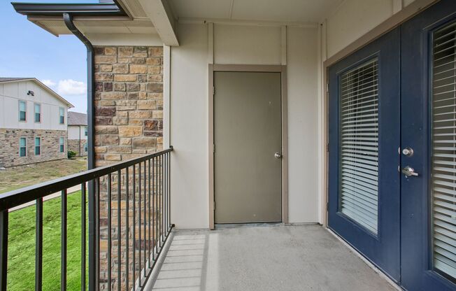 3 beds, 2 baths, 1,248 sqft, $2,016, Unit 421