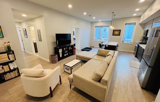 2 beds, 2 baths, 1,008 sqft, $4,100, Unit 203