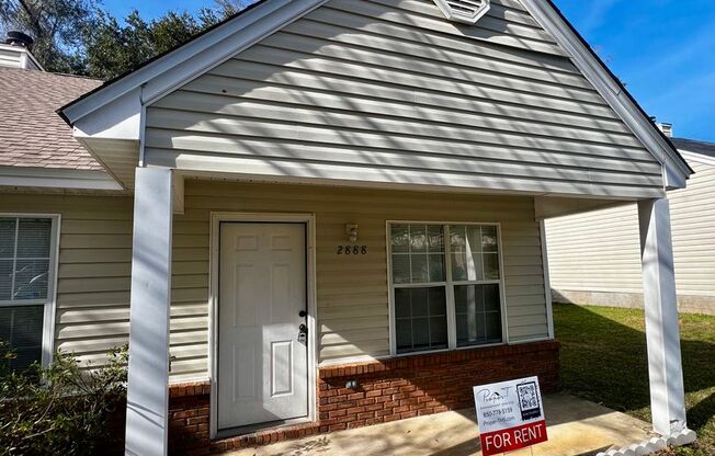 2 Bed/ 2 Bath With Large Back Deck