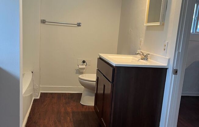 1 bed, 1 bath, 625 sqft, $950, Unit Unit 2