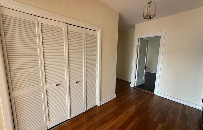 1 bed, 1 bath, 572 sqft, $1,510, Unit Old King Edward 46