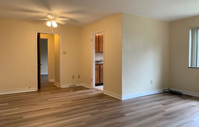 1 bed, 1 bath, 600 sqft, $1,239, Unit 5627 Rippey St. #B3