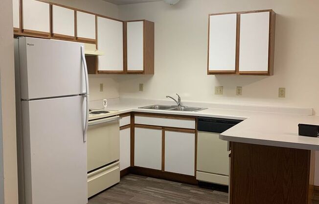 2 beds, 1 bath, $1,025, Unit 1704-102