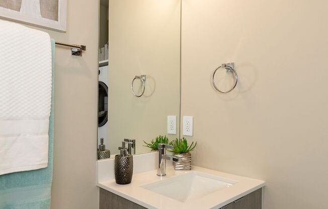Studio, 1 bath, 301 sqft, $1,395, Unit 302