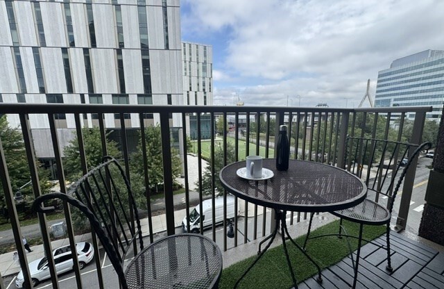 1 bed, 1 bath, 663 sqft, $3,300, Unit 528