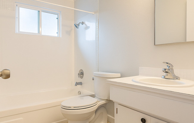 Wedgewood Seattle Unit 3 2Bed 1 Bath - Welcome Home!